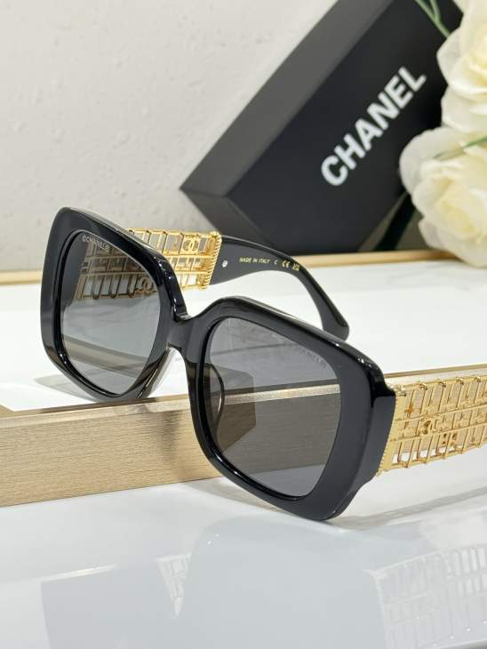 Picture of Chanel Sunglasses _SKUfw79615394fw